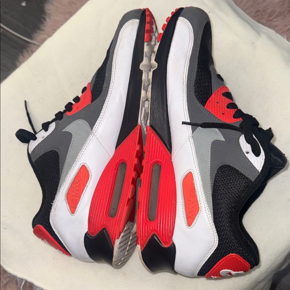 Nike Air Max Sneakers Black Red and Gray - Picture 5 of 8